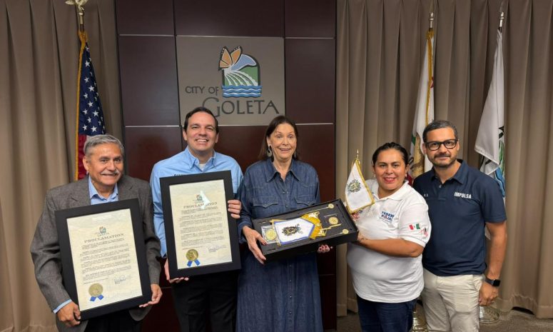 Guanajuato entrega actas a migrantes en L.A.