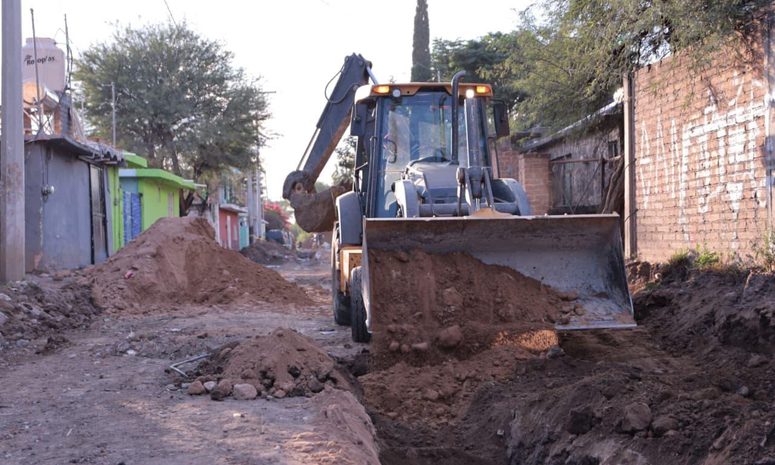 Silao pavimenta calle en San Dieguillo